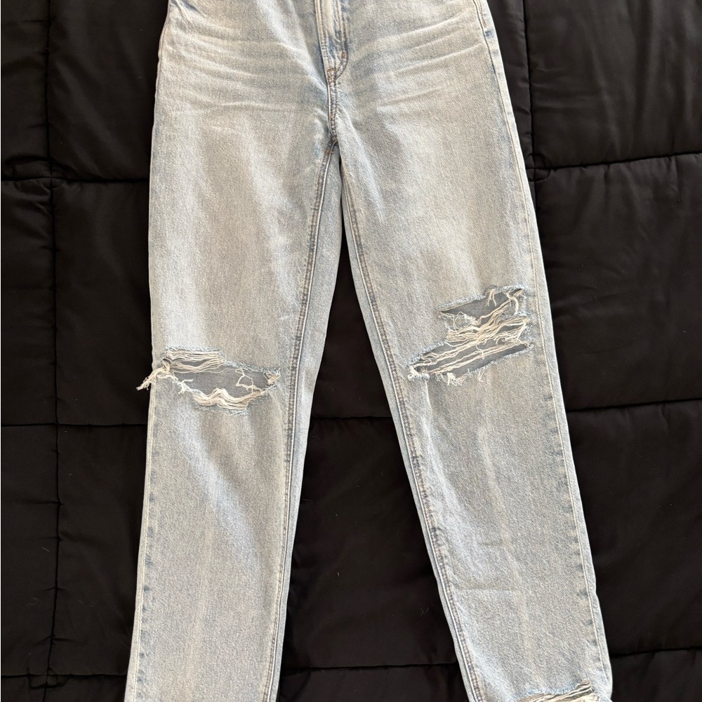 American Eagle Outfitters High Rise Blue Jeans with Distressed Style